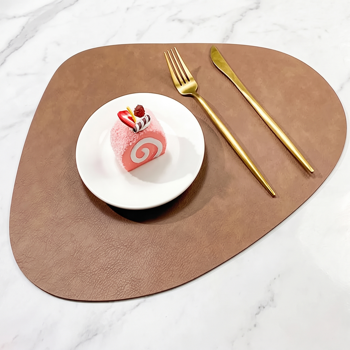 Teardrop two-tone faux leather placemat on marble with plate and gold cutlery – view 20