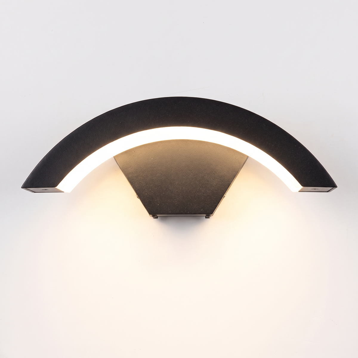 Curved Outdoor Wall Light | IP65 Black Aluminium LED Porch & Garden Lamp – view 5